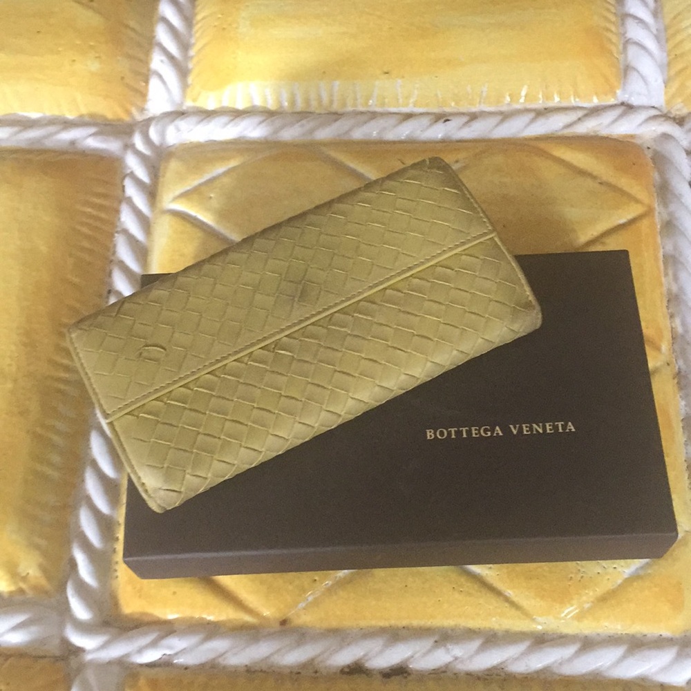 Bottega Veneta Intrecciato Full Size Wallet